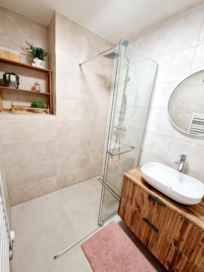 City Center Apartment - Self Check-In Spišská Nová Ves Eksteriør bilde